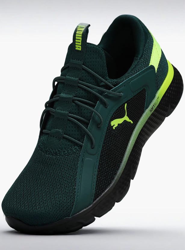 PUMA Boys Solid Sneakers