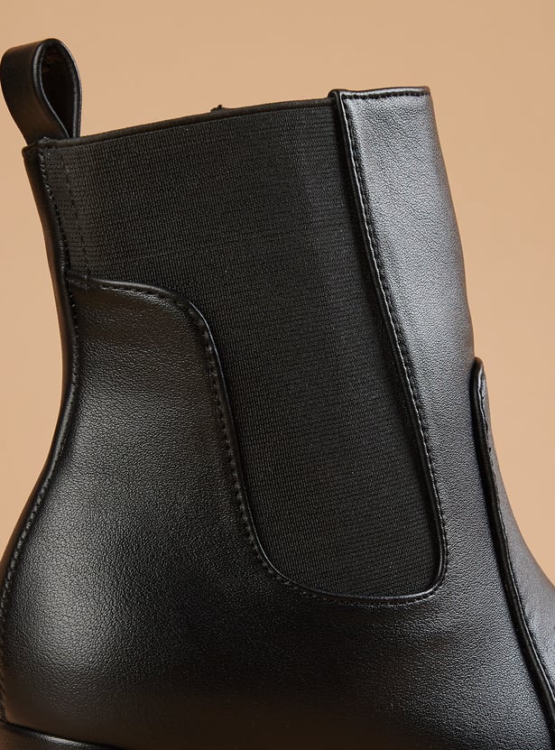 GINGER Solid Heeled Chelsea Boots