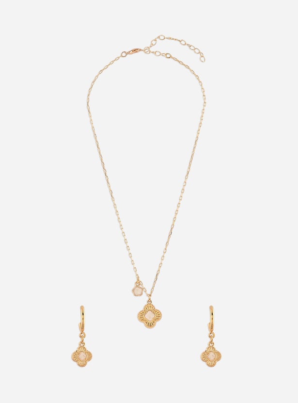 TONIQ Floral Design Necklace and Earrings Set