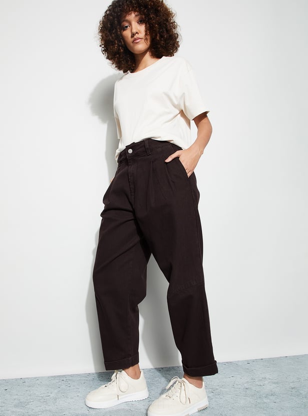 FAME FOREVER Pleated Darkwashed Jeans