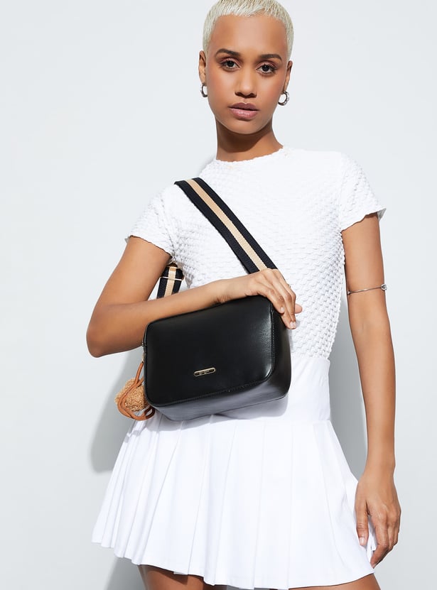 GINGER Solid Shoulder Bag with Charm