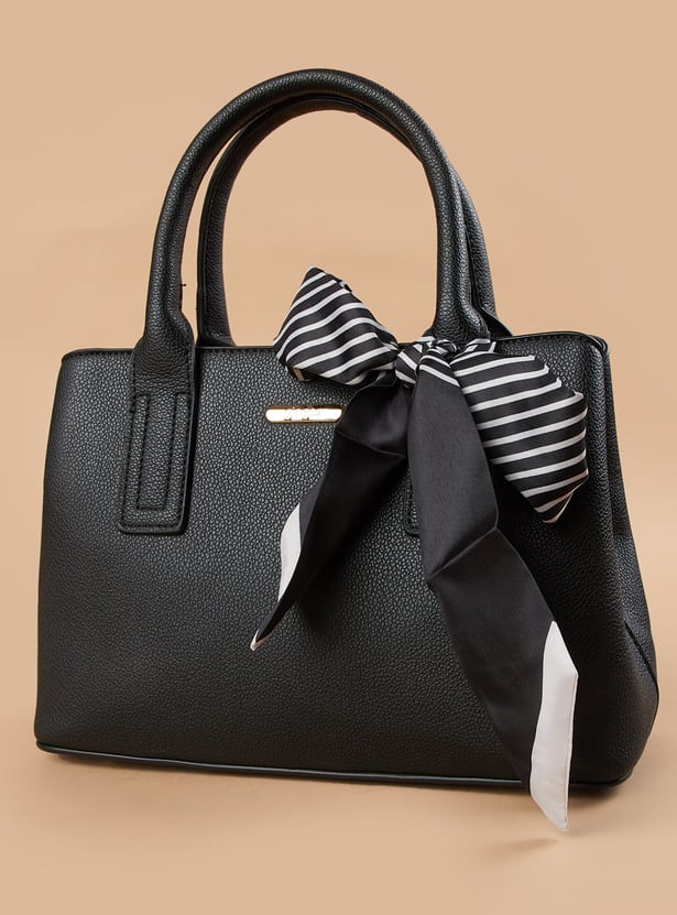 GINGER Textured Handheld Bag