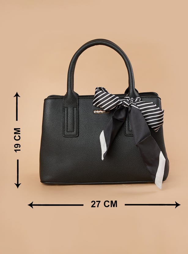 GINGER Textured Handheld Bag