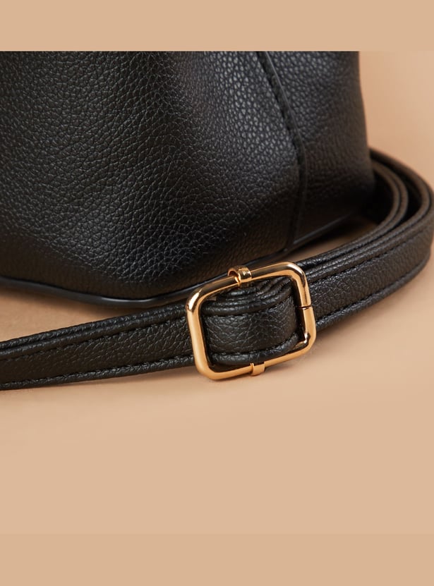 GINGER Textured Handheld Bag