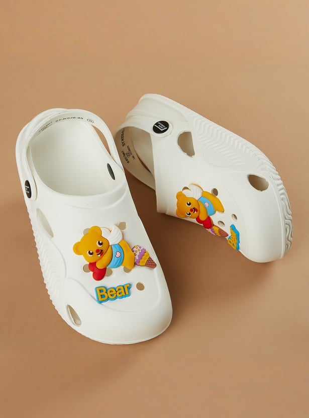 FAME FOREVER Charm Detail Clogs