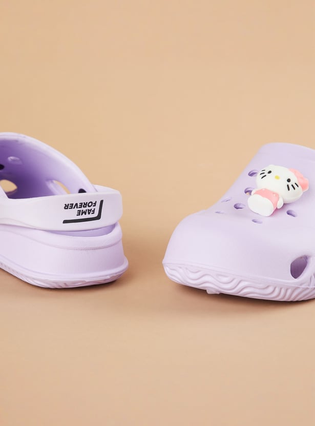 FAME FOREVER Gibbitz Detailed Clogs
