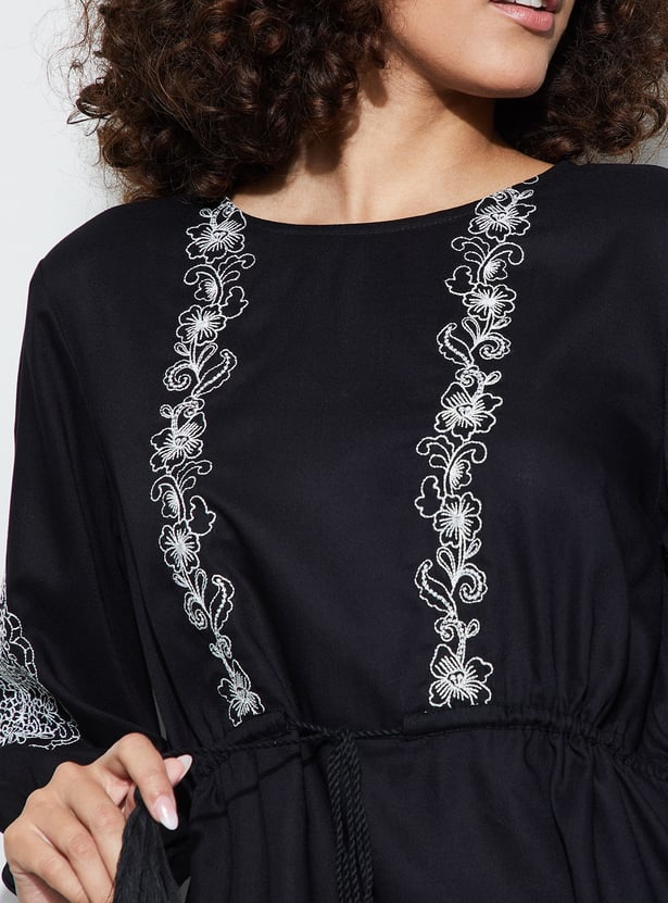 FAME FOREVER Embroidered Top