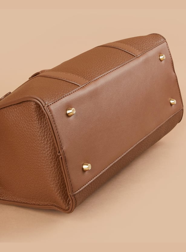 GINGER Textured Handheld Bag