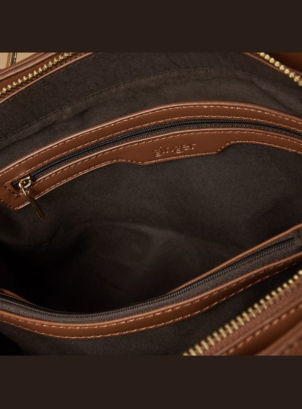 GINGER Textured Handheld Bag