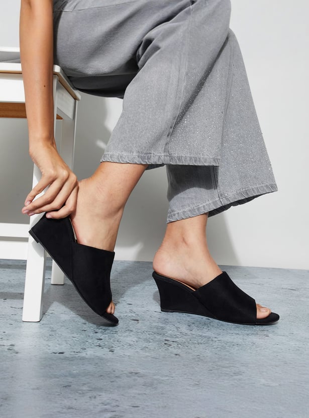GINGER Faux Suede Wedges