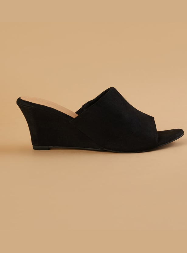 GINGER Faux Suede Wedges
