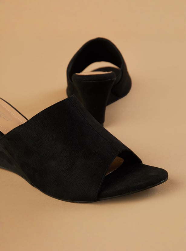 GINGER Faux Suede Wedges