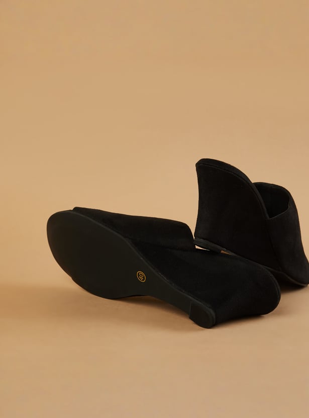 GINGER Faux Suede Wedges