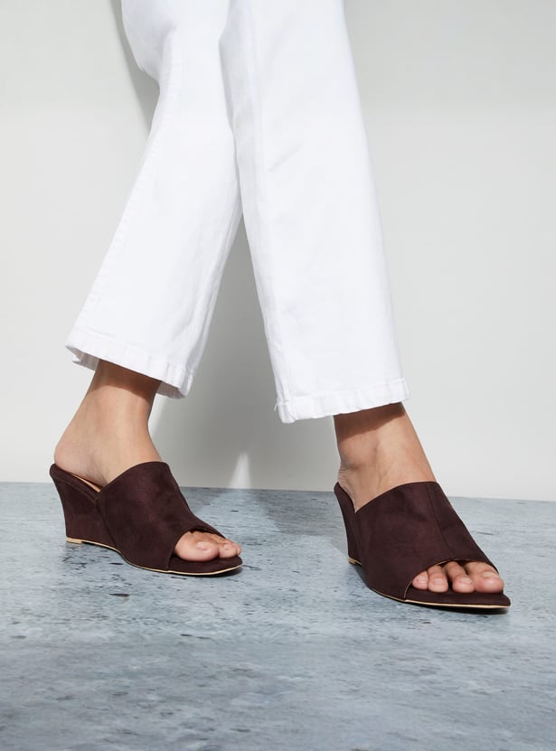 GINGER Faux Suede Wedges