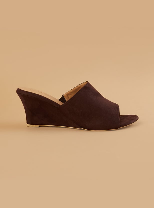 GINGER Faux Suede Wedges
