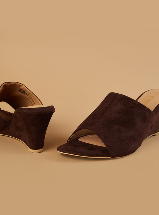 GINGER Faux Suede Wedges