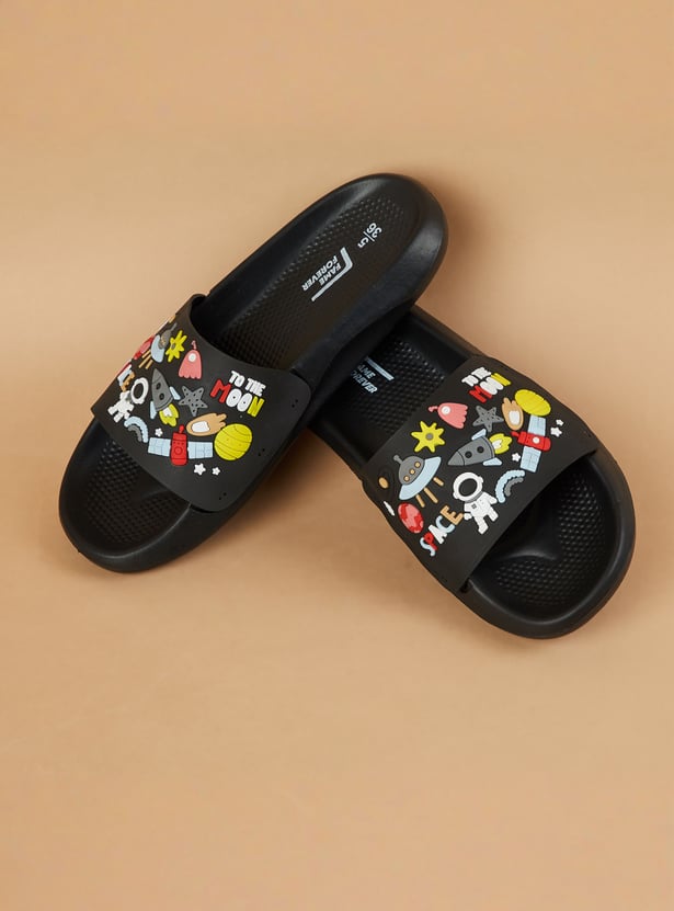 FAME FOREVER Boys Motif Detailed Sliders
