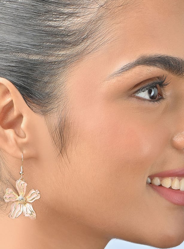 TONIQ Floral Shaped Drop Earrings