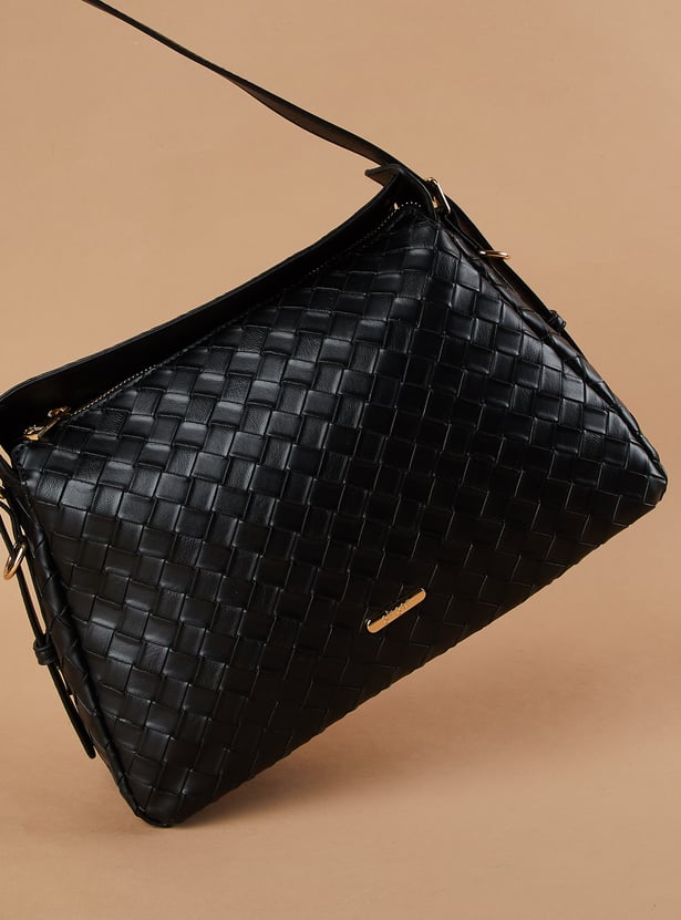 GINGER Textured Shoulder Bag