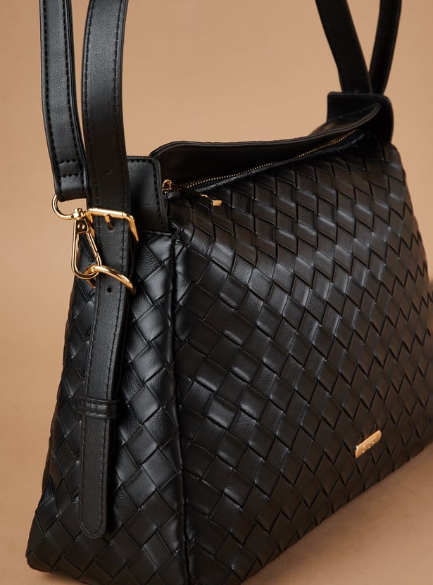 GINGER Textured Shoulder Bag