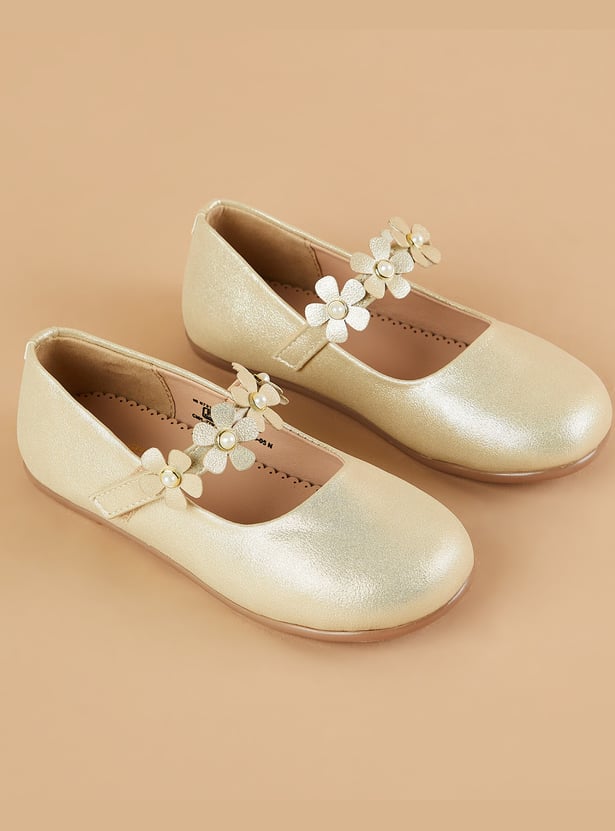 FAME FOREVER Girls Floral Appliqued Ballerinas