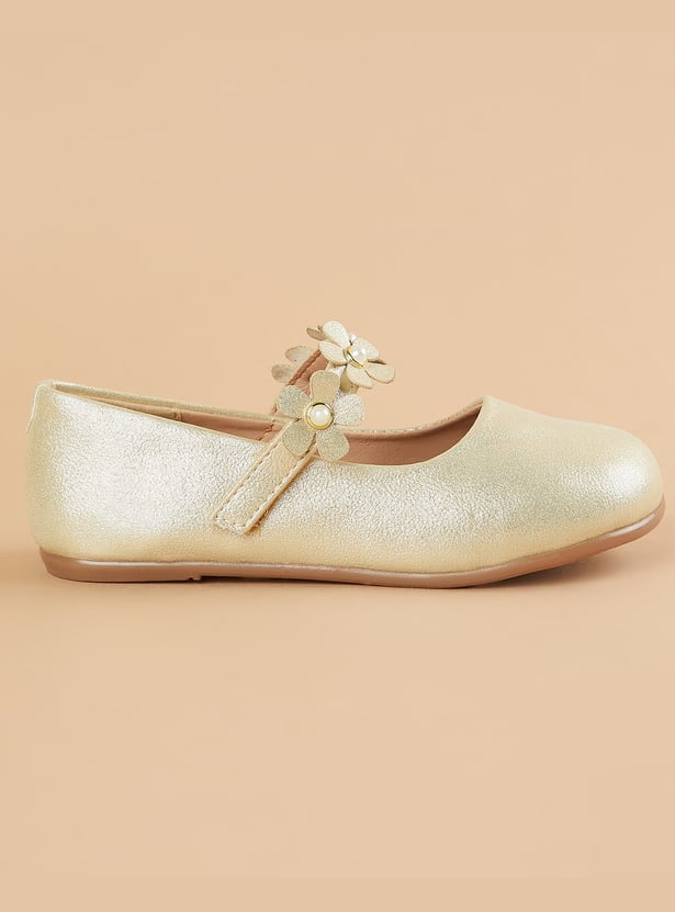 FAME FOREVER Girls Floral Appliqued Ballerinas