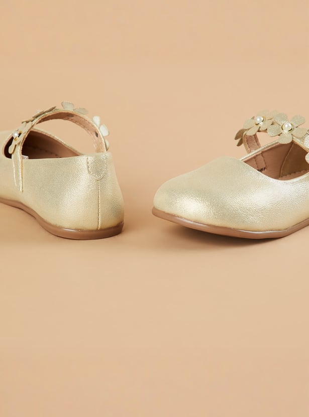 FAME FOREVER Girls Floral Appliqued Ballerinas