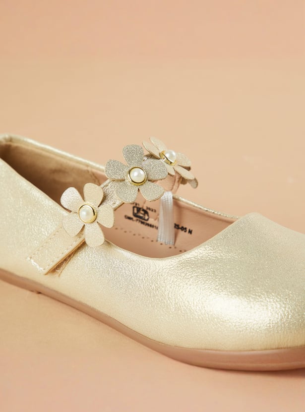 FAME FOREVER Girls Floral Appliqued Ballerinas