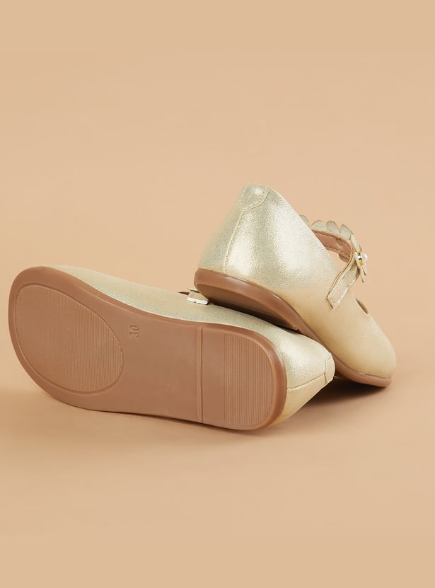 FAME FOREVER Girls Floral Appliqued Ballerinas