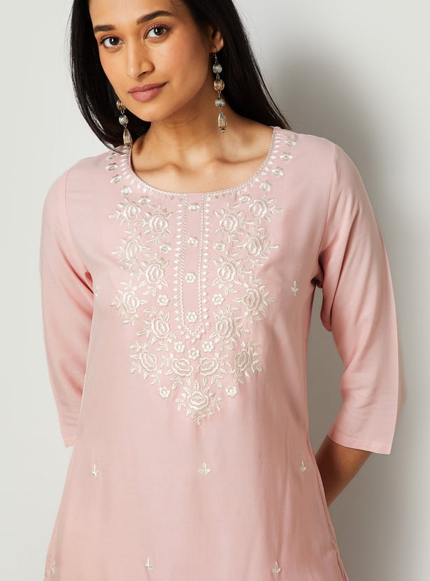 MELANGE Embroidered Straight Kurta