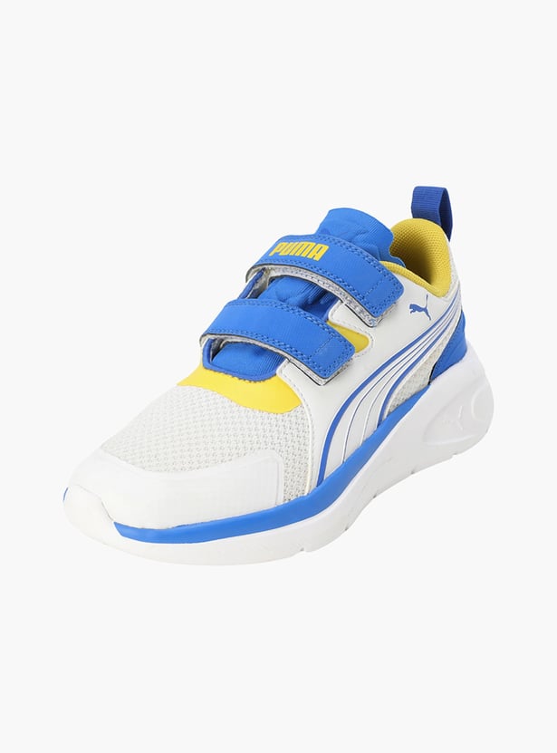 PUMA Boys Solid Sneakers