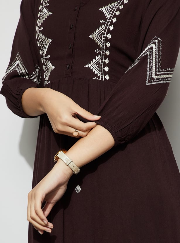 FAME FOREVER Embroidered Midi Dress