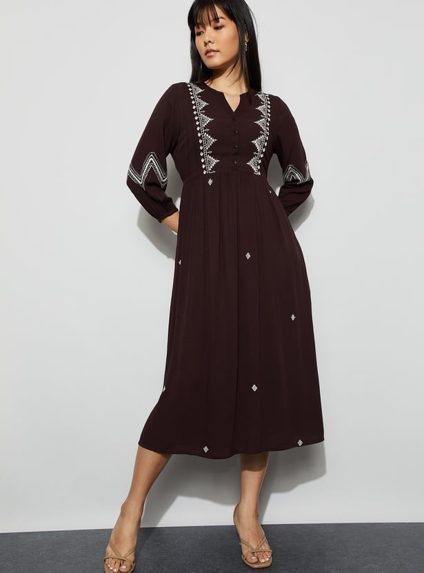FAME FOREVER Embroidered Midi Dress