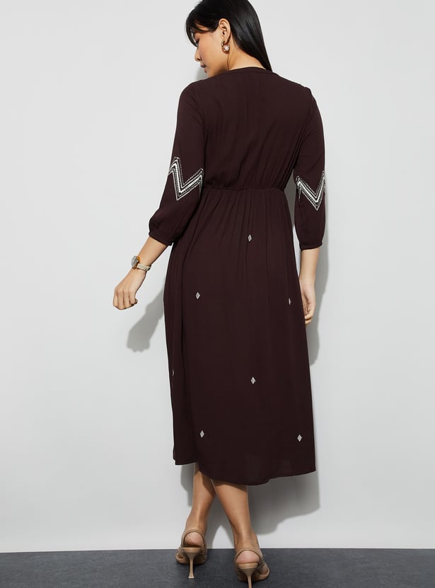 FAME FOREVER Embroidered Midi Dress
