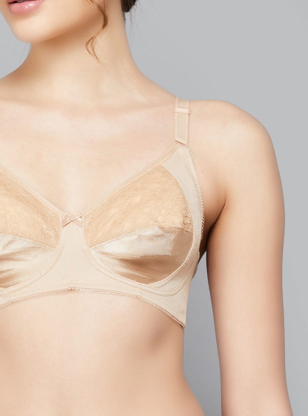 AMANTE Lace Non Padded Non Wired Seamed Support Bra