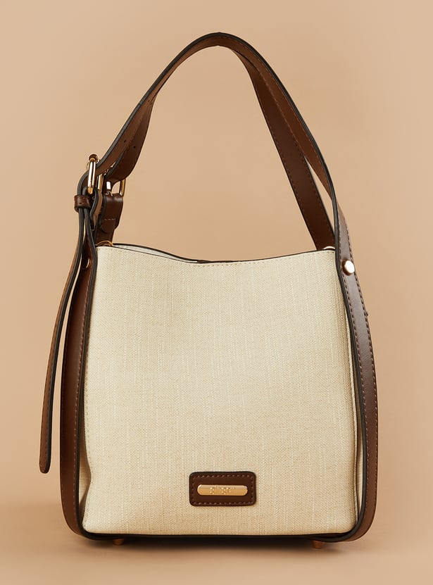 GINGER Textured Handheld Bag