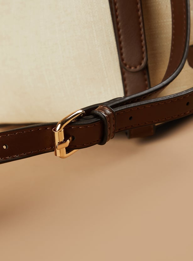 GINGER Textured Handheld Bag