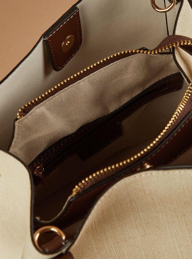 GINGER Textured Handheld Bag