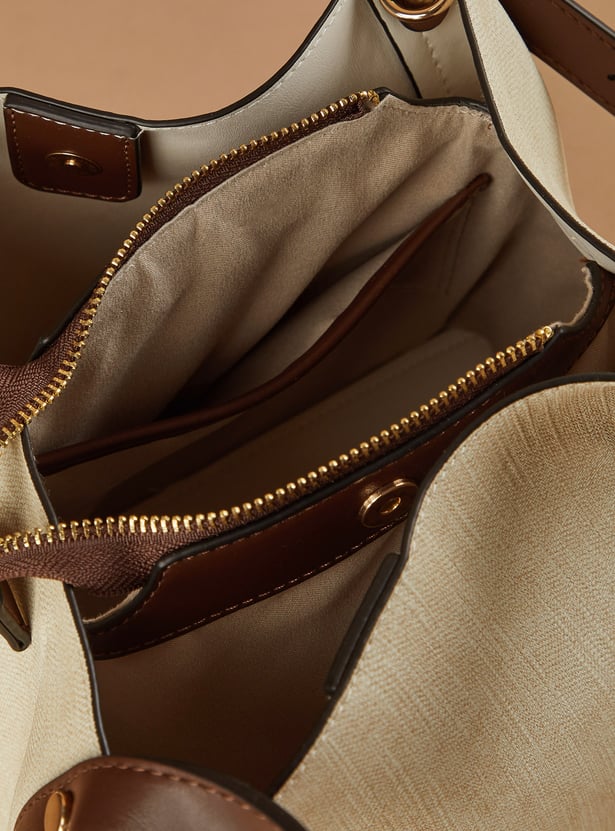 GINGER Textured Handheld Bag