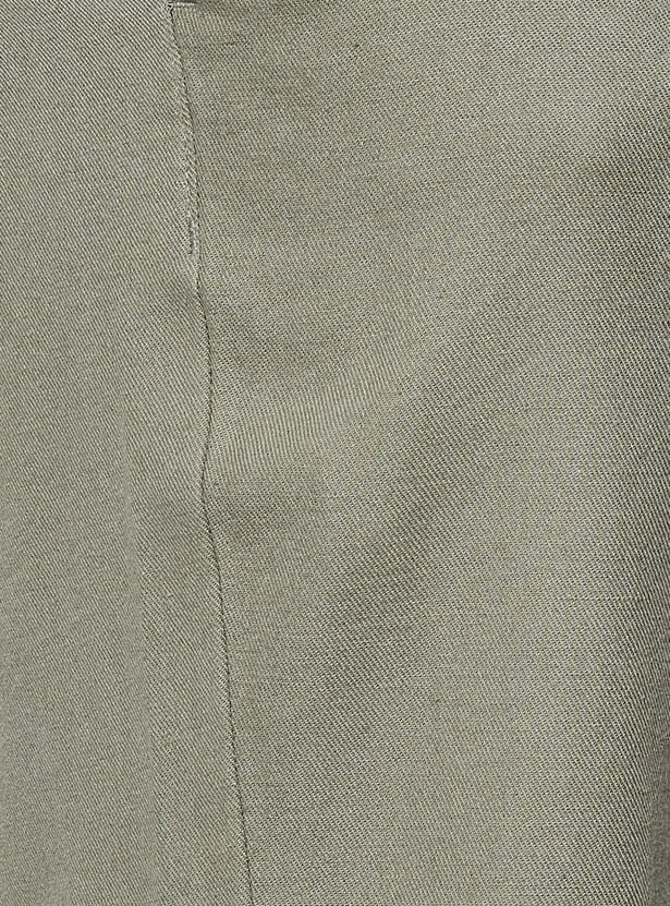 CODE UNWIND Solid Regular Fit Trousers