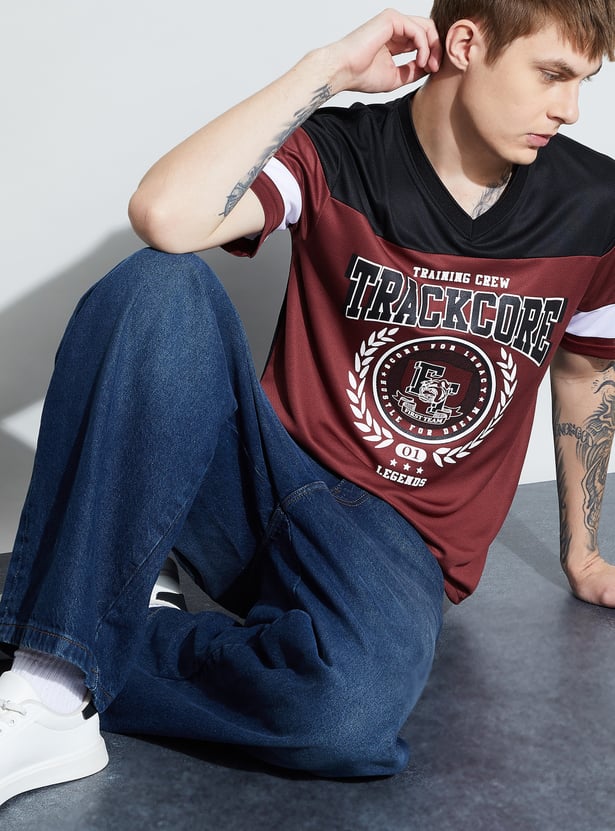 FAME FOREVER Graphic Print V-Neck T-shirt