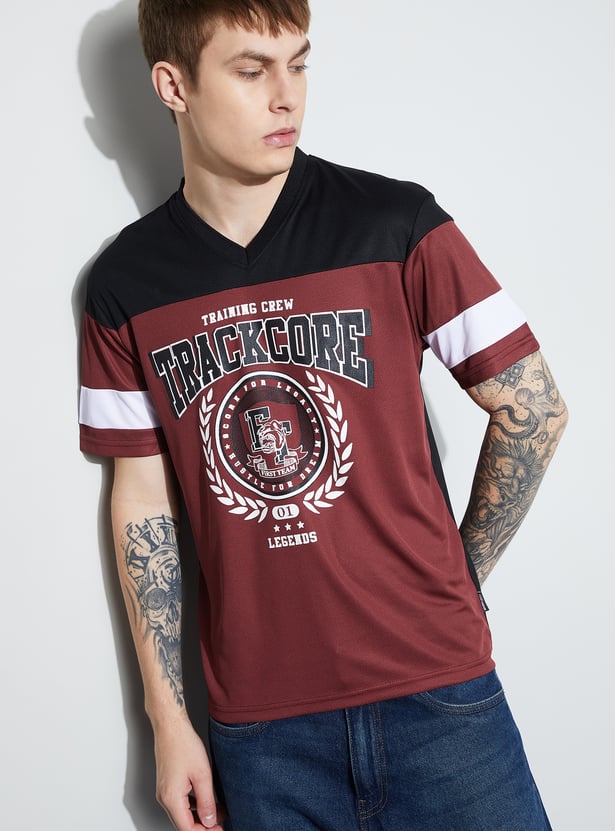 FAME FOREVER Graphic Print V-Neck T-shirt