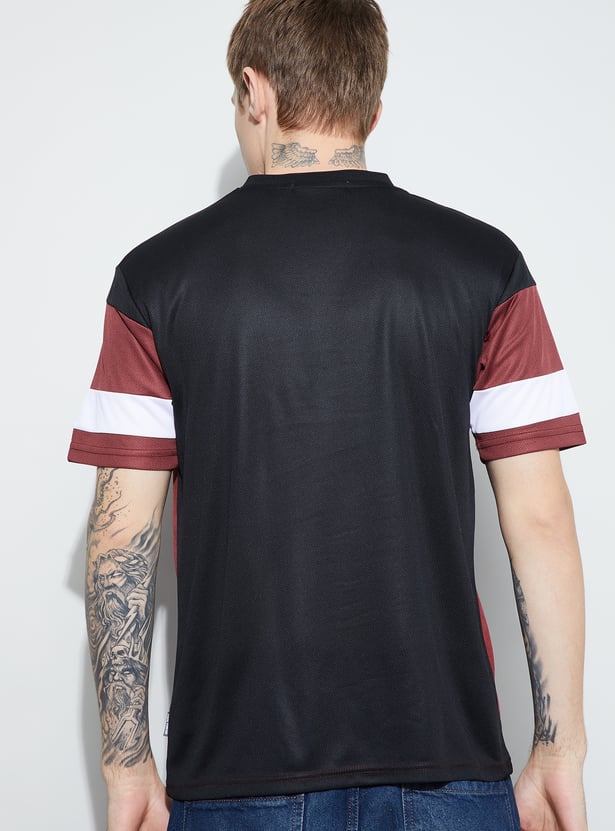 FAME FOREVER Graphic Print V-Neck T-shirt