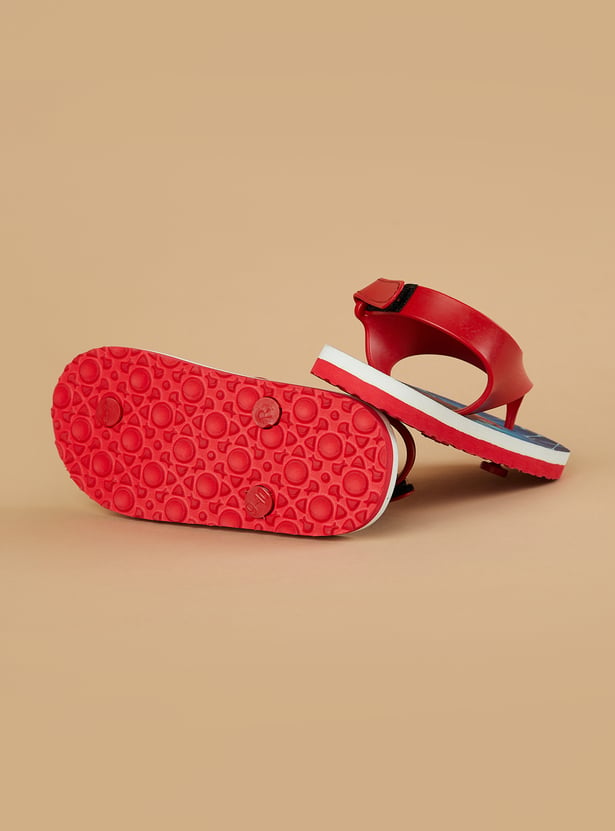FAME FOREVER Boys Captain America Flip-Flops