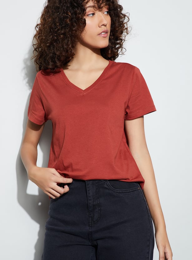 FAME FOREVER Solid V-neck T-shirt