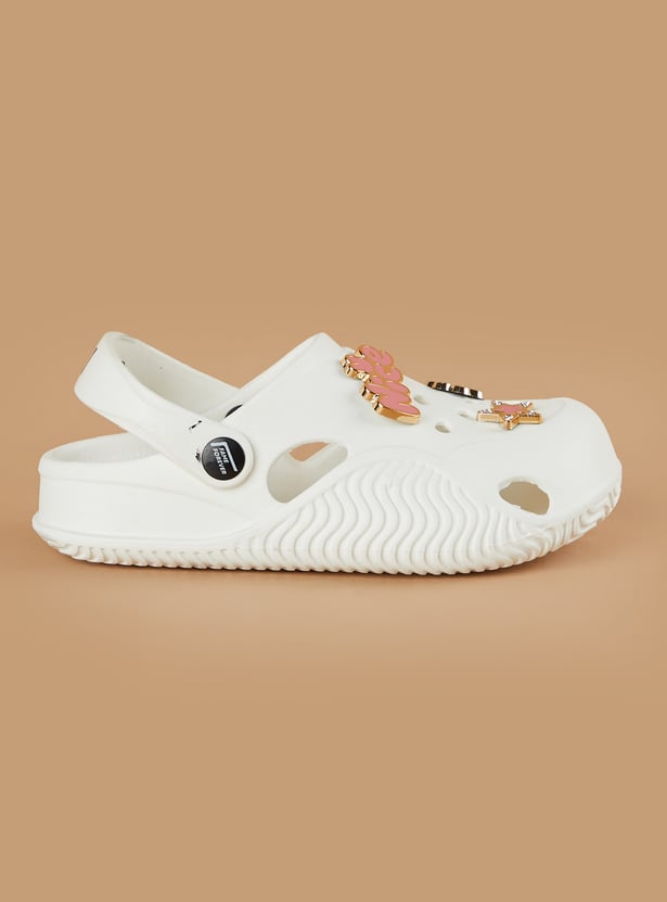 FAME FOREVER Girls Embellished Charms Clogs