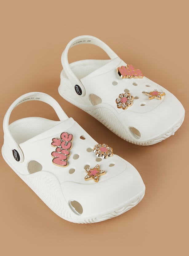 FAME FOREVER Girls Embellished Charms Clogs