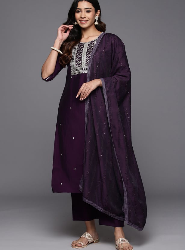 LIBAS Embroidered Kurta Set