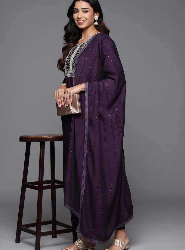 LIBAS Embroidered Kurta Set