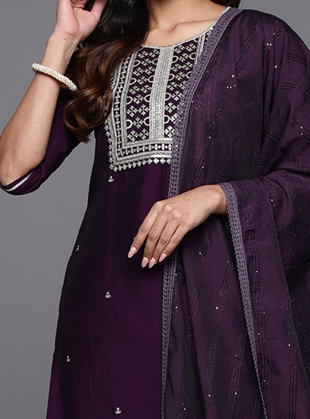 LIBAS Embroidered Kurta Set